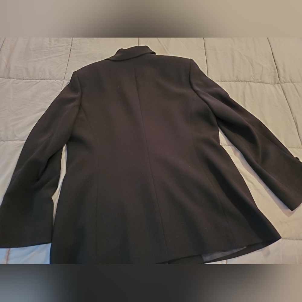 Suit - image 4